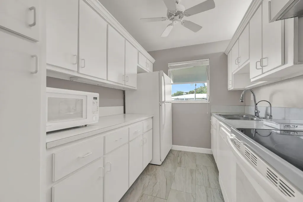 185 High Point Terrace E Delray Beach FL 33445