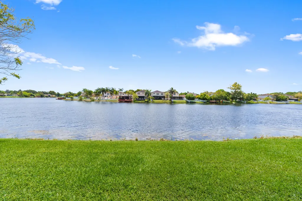 1213 NW 122nd Terrace Pembroke Pines FL 33026