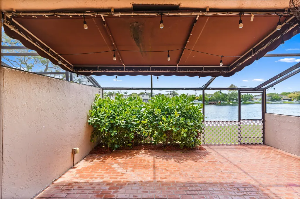 1213 NW 122nd Terrace Pembroke Pines FL 33026