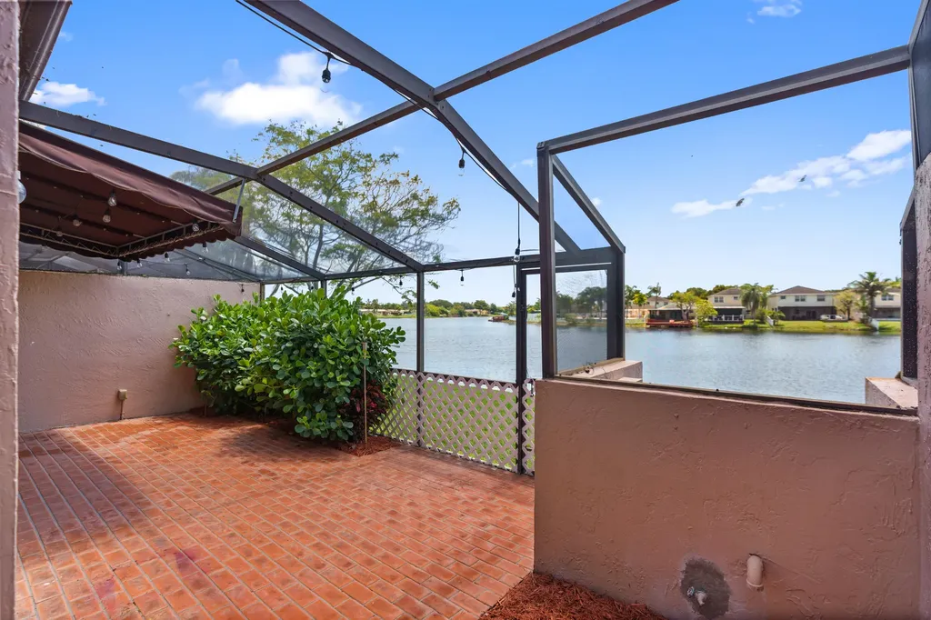 1213 NW 122nd Terrace Pembroke Pines FL 33026