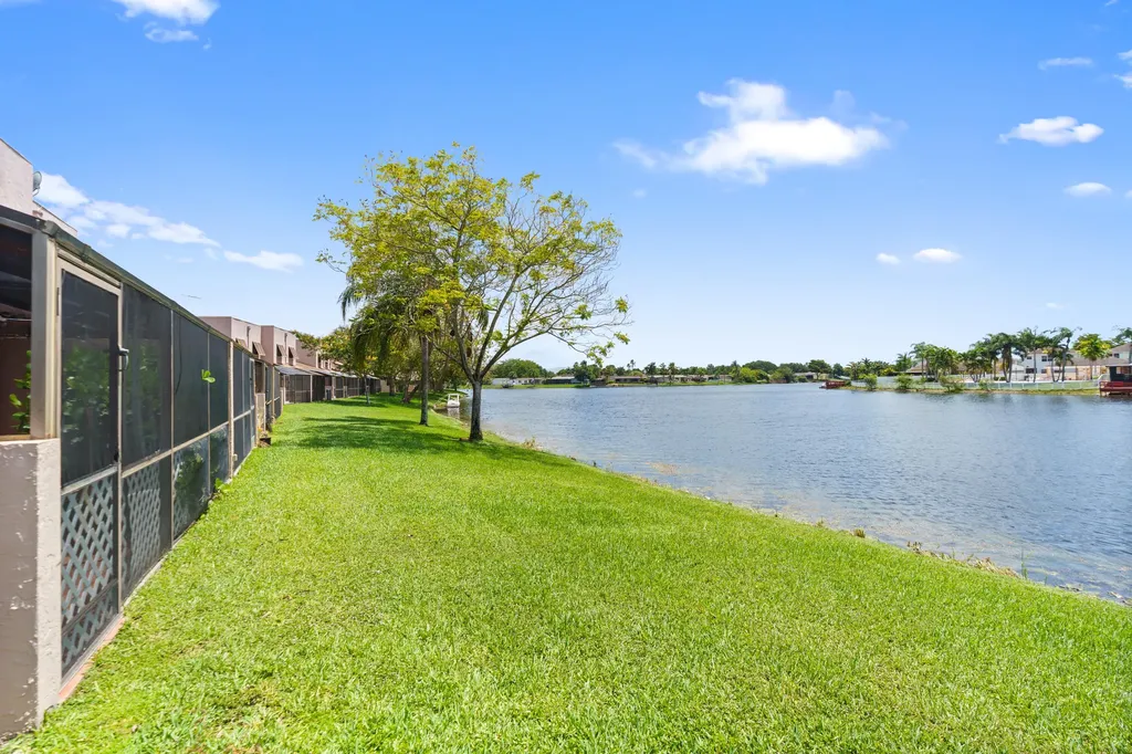 1213 NW 122nd Terrace Pembroke Pines FL 33026