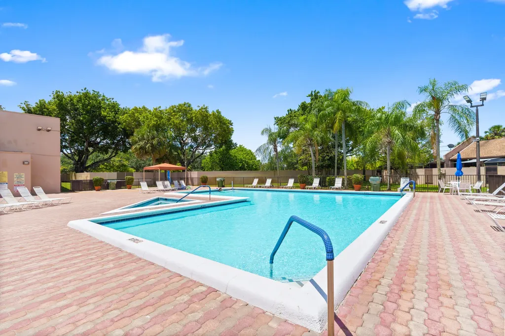 1213 NW 122nd Terrace Pembroke Pines FL 33026
