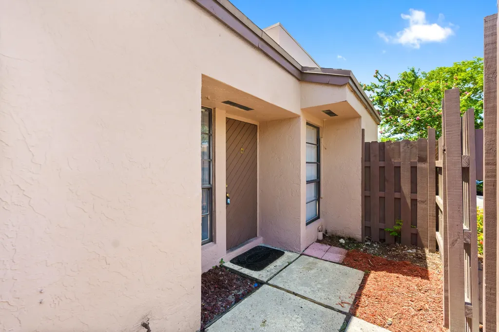 1213 NW 122nd Terrace Pembroke Pines FL 33026