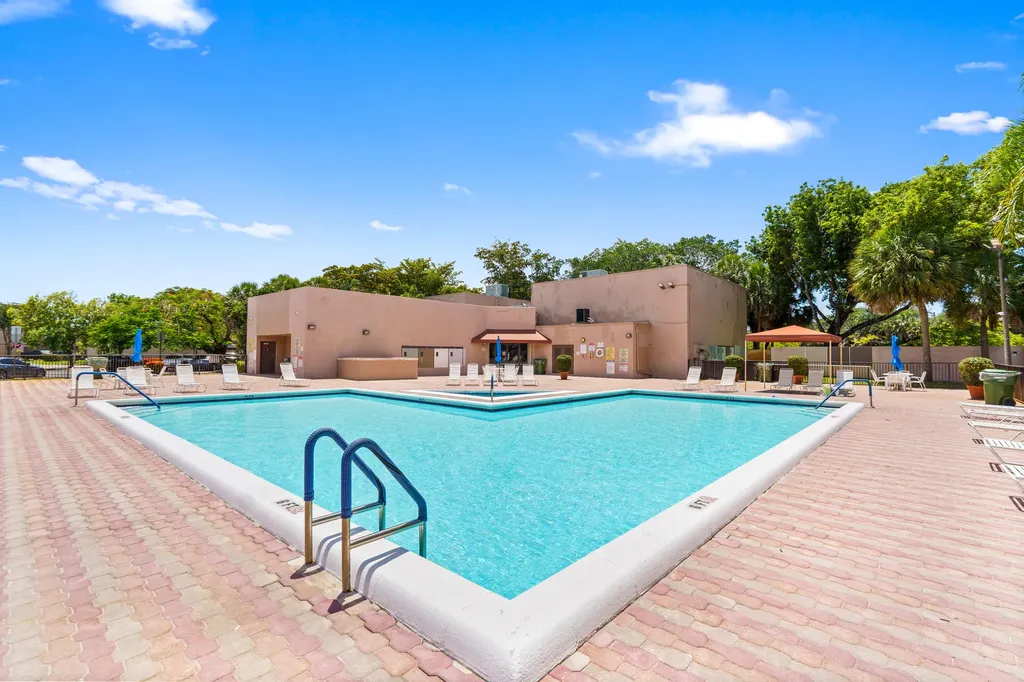 1213 NW 122nd Terrace Pembroke Pines FL 33026