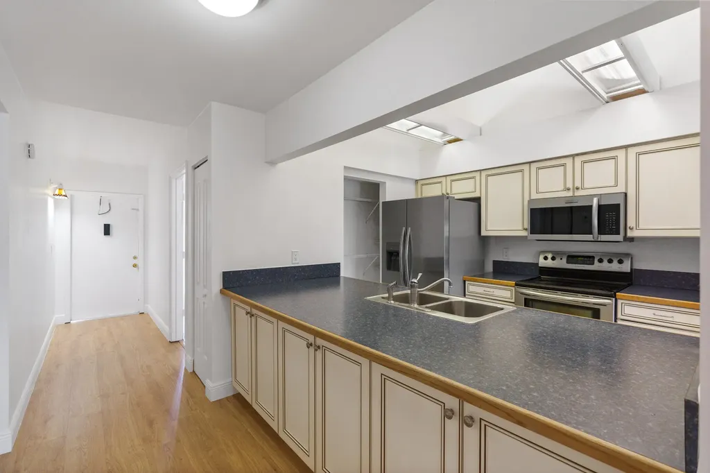 1213 NW 122nd Terrace Pembroke Pines FL 33026