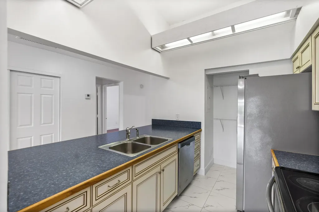 1213 NW 122nd Terrace Pembroke Pines FL 33026