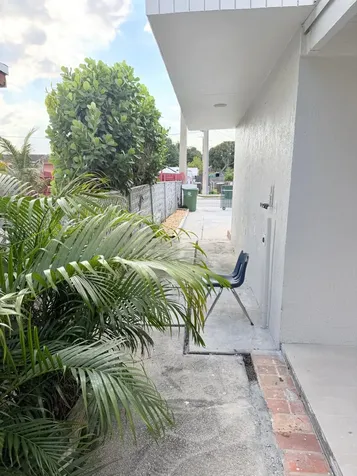 1390 W 37th Street Hialeah FL 33012
