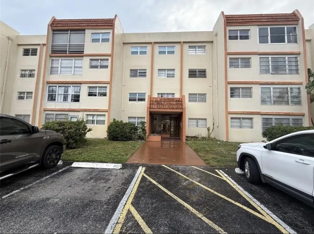 2551 NW 41st Avenue Lauderhill FL 33313