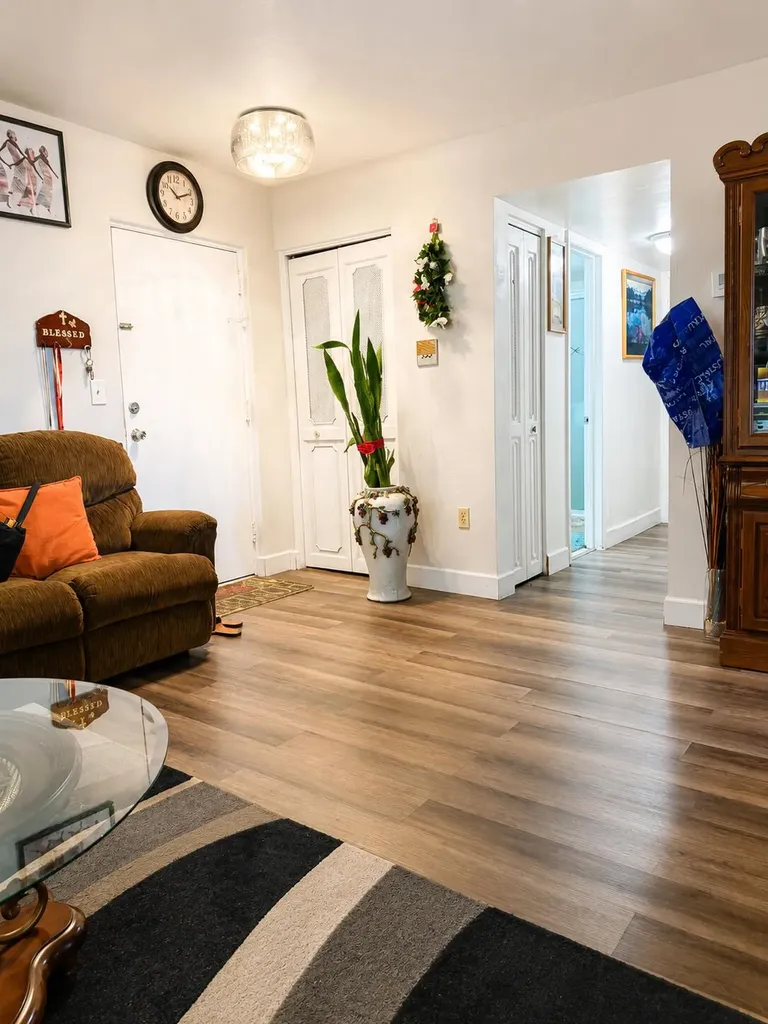 2551 NW 41st Avenue Lauderhill FL 33313