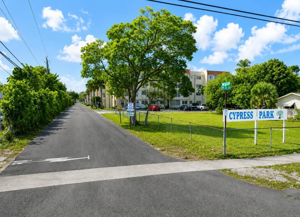 2551 NW 41st Avenue Lauderhill FL 33313