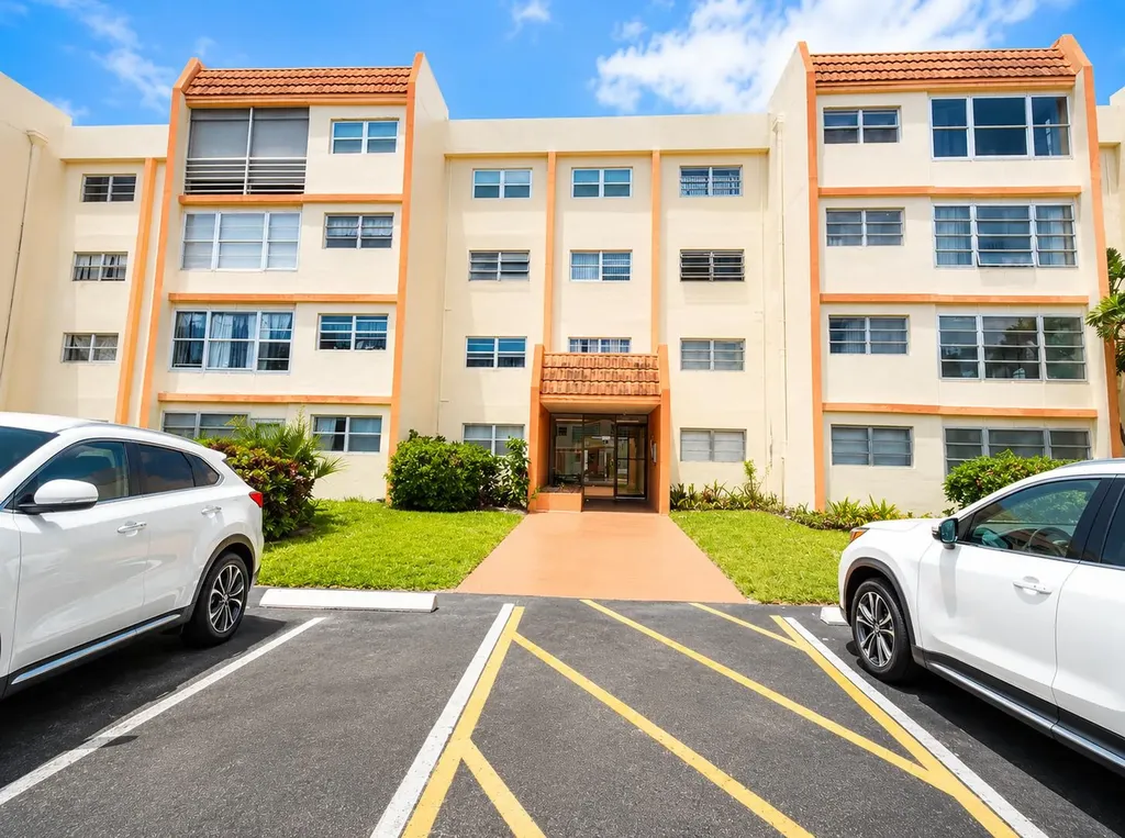 2551 NW 41st Avenue Lauderhill FL 33313