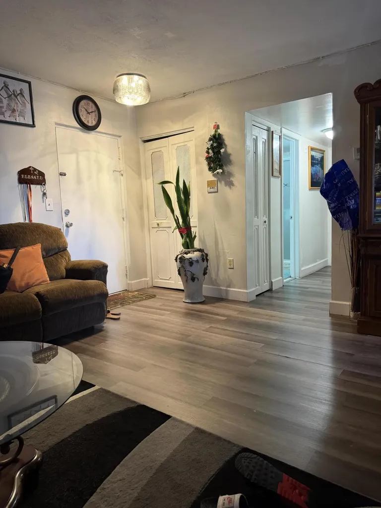 2551 NW 41st Avenue Lauderhill FL 33313