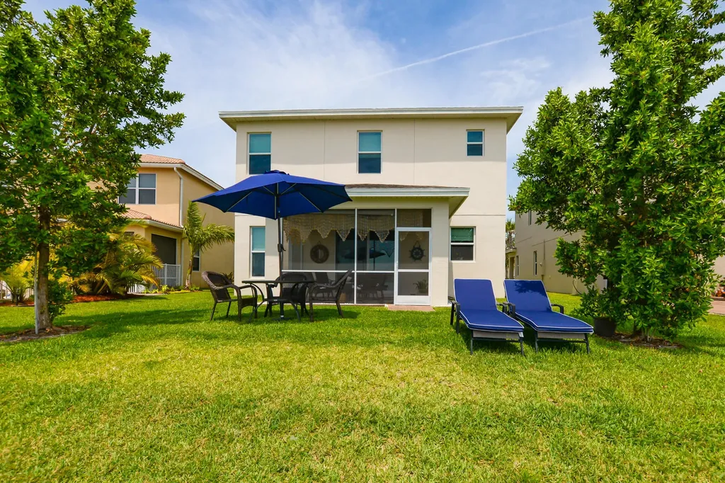 713 NW Leonardo Circle Port St Lucie FL 34986