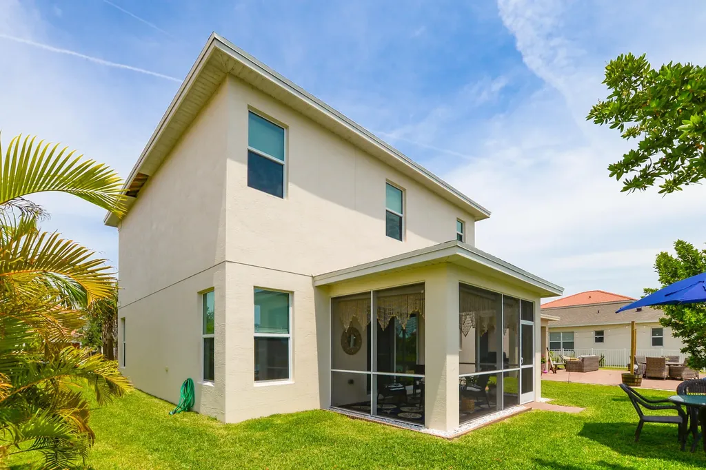 713 NW Leonardo Circle Port St Lucie FL 34986