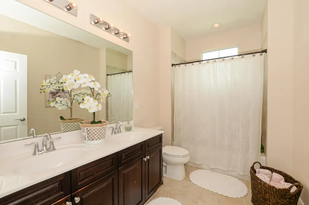 713 NW Leonardo Circle Port St Lucie FL 34986