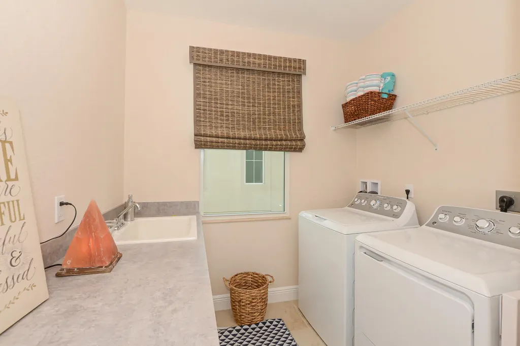 713 NW Leonardo Circle Port St Lucie FL 34986