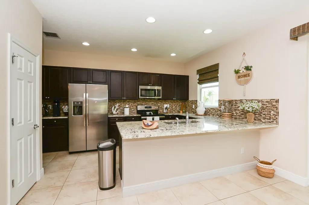 713 NW Leonardo Circle Port St Lucie FL 34986