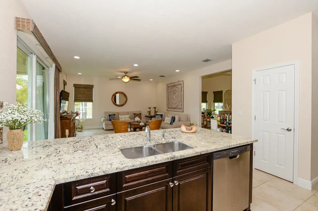 713 NW Leonardo Circle Port St Lucie FL 34986