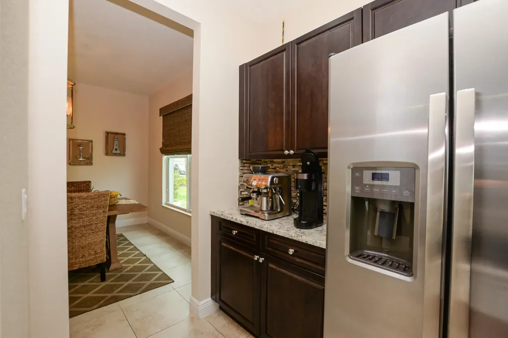 713 NW Leonardo Circle Port St Lucie FL 34986