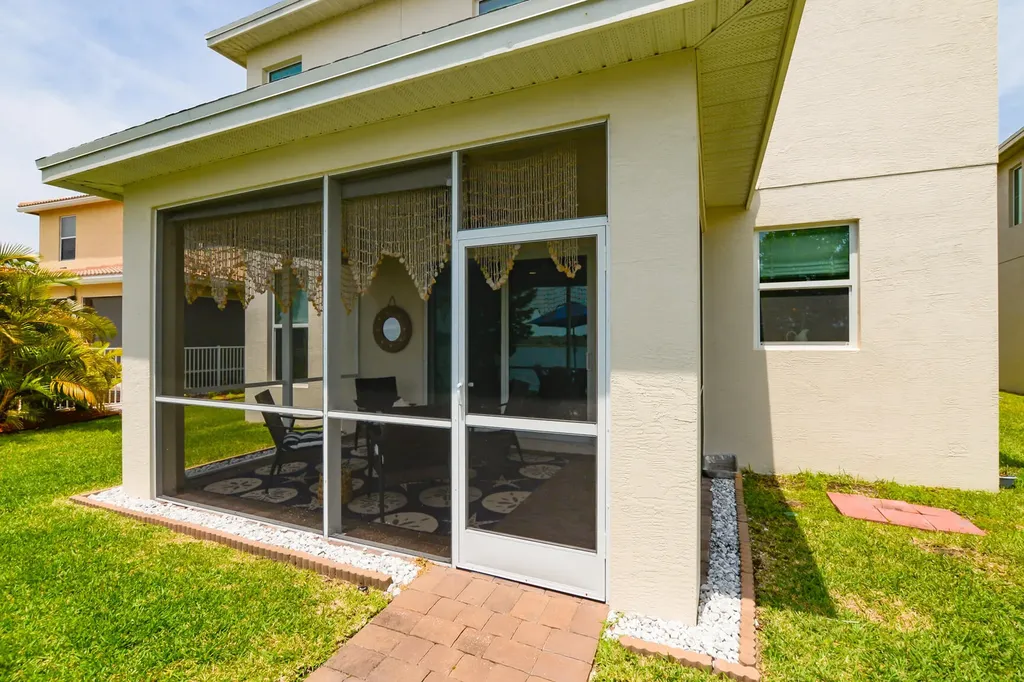 713 NW Leonardo Circle Port St Lucie FL 34986