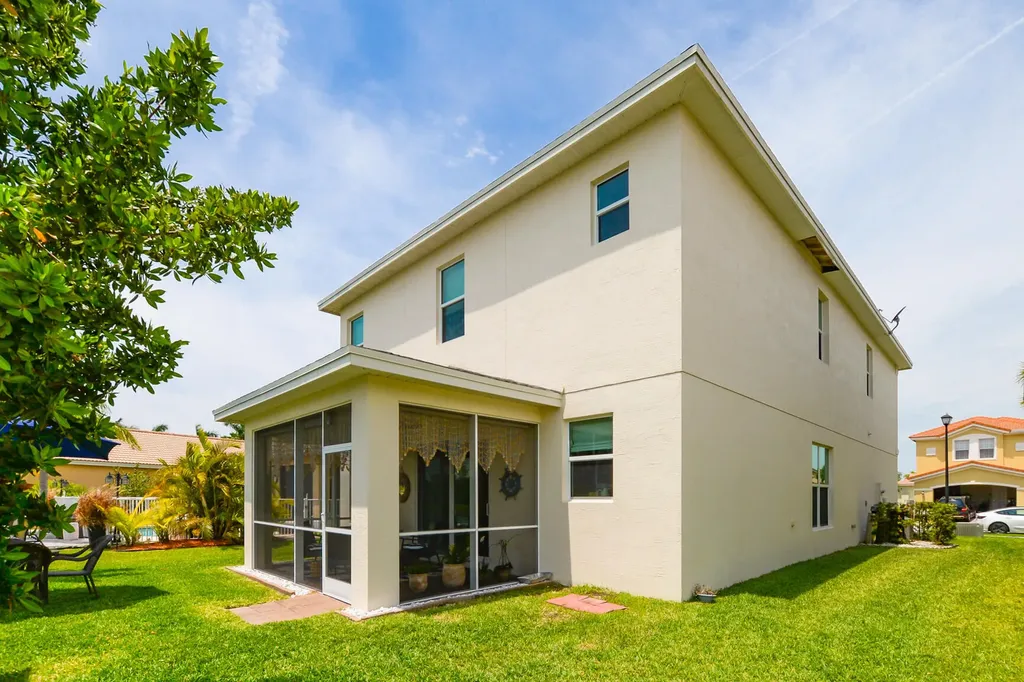 713 NW Leonardo Circle Port St Lucie FL 34986