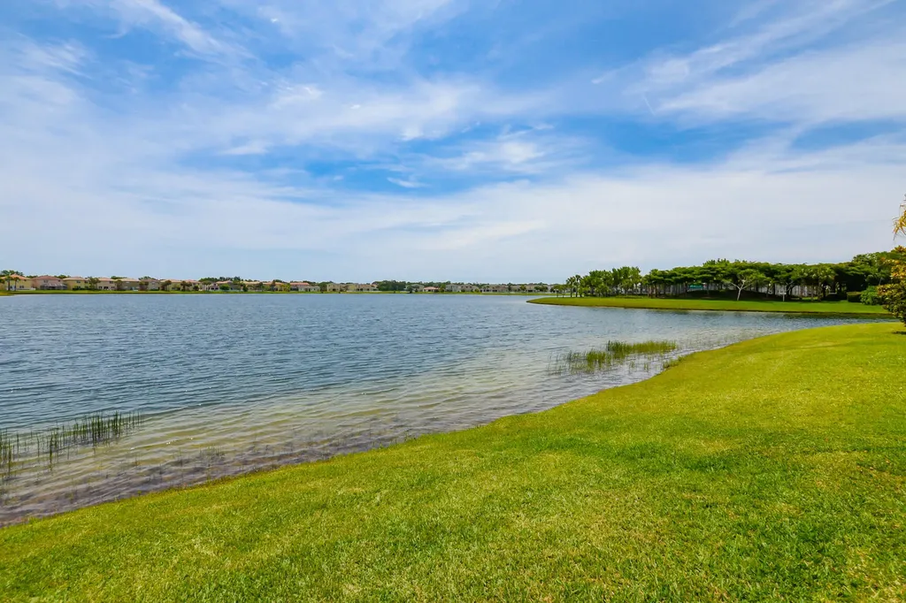 713 NW Leonardo Circle Port St Lucie FL 34986