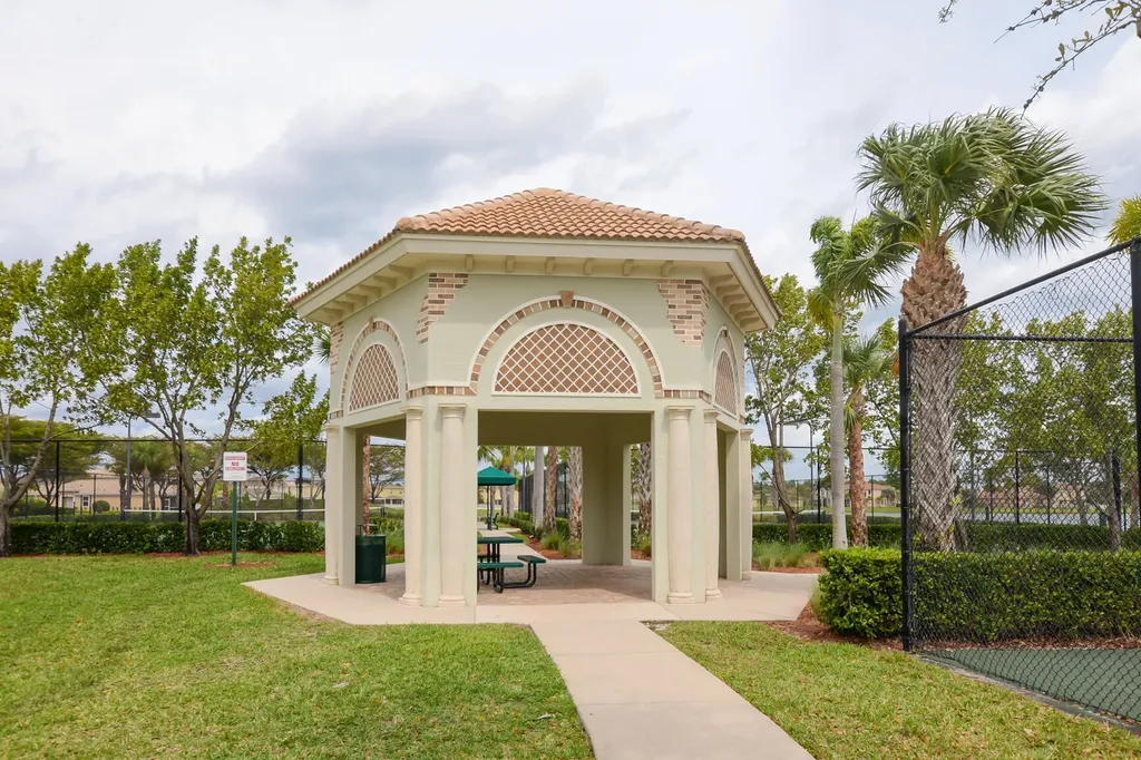 713 NW Leonardo Circle Port St Lucie FL 34986