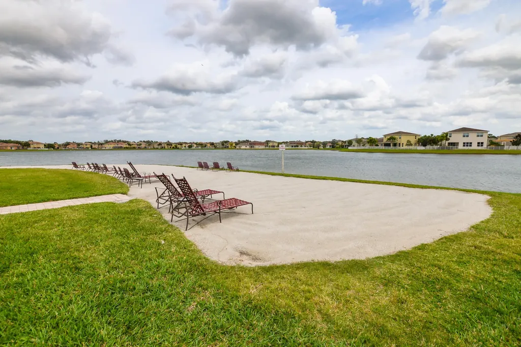 713 NW Leonardo Circle Port St Lucie FL 34986