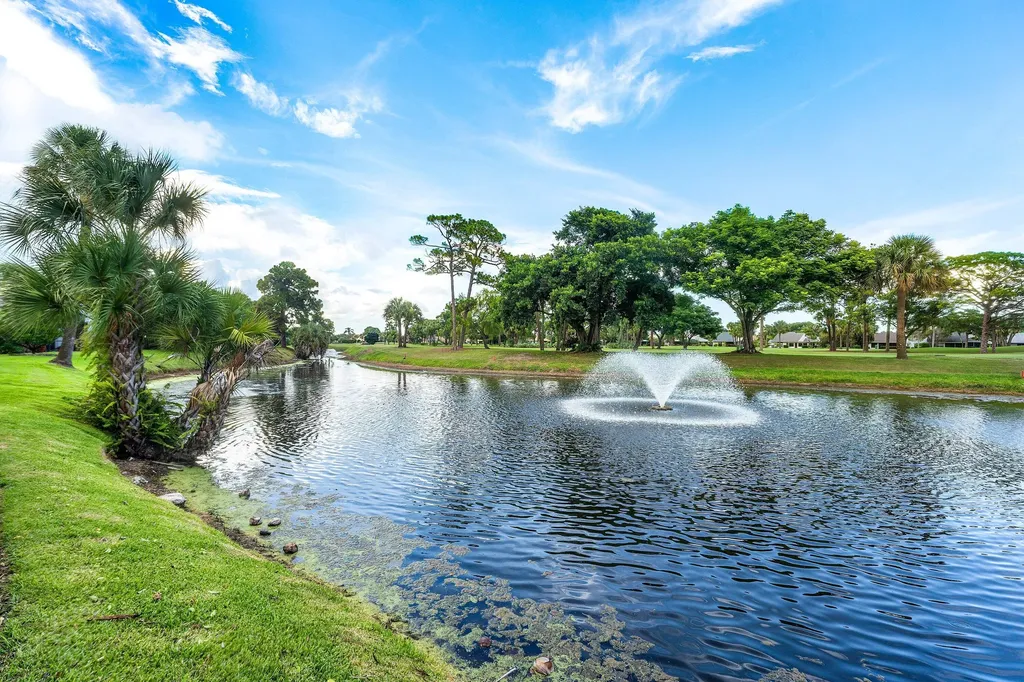 13138 Touchstone Place Palm Beach Gardens FL 33418