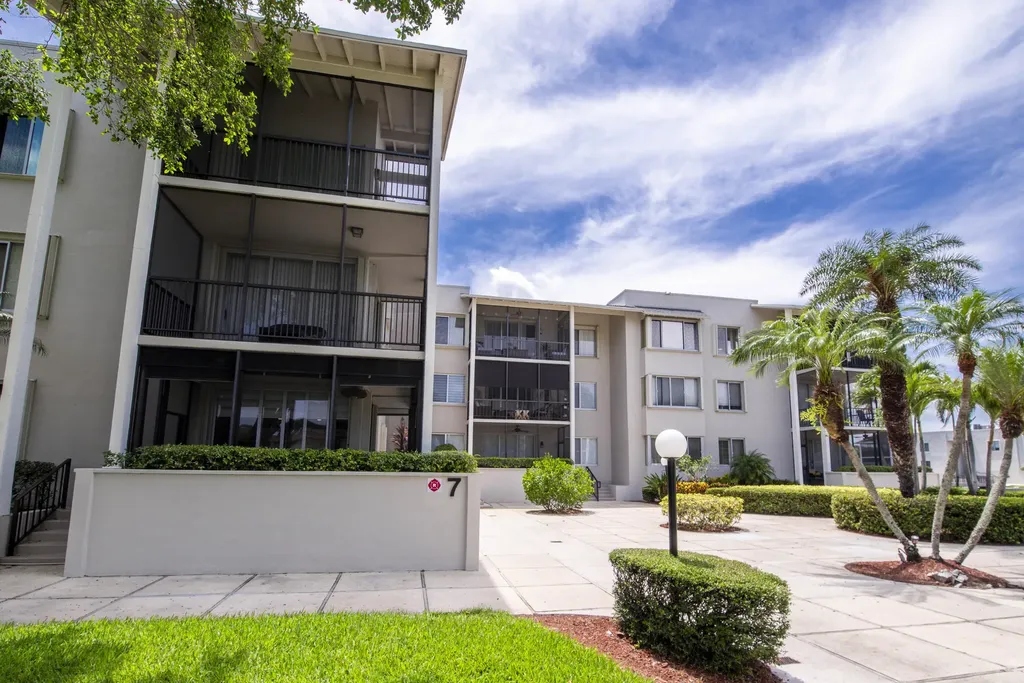11811 Avenue Of The Pga Palm Beach Gardens FL 33418