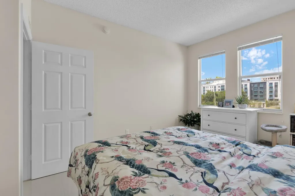 533 NE 3rd Avenue Fort Lauderdale FL 33301