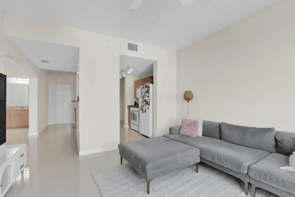533 NE 3rd Avenue Fort Lauderdale FL 33301