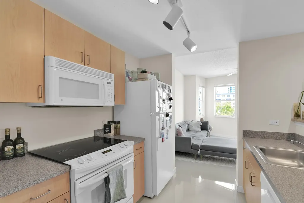 533 NE 3rd Avenue Fort Lauderdale FL 33301