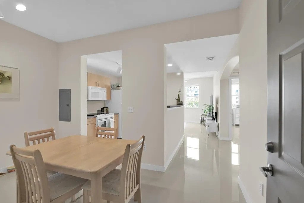 533 NE 3rd Avenue Fort Lauderdale FL 33301