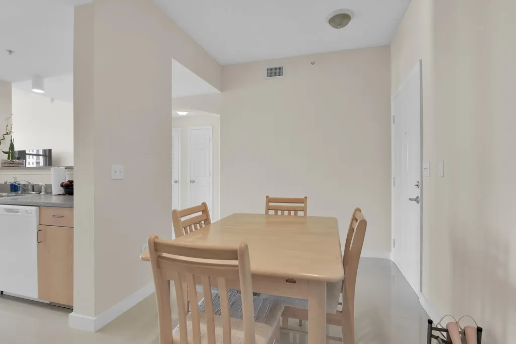 533 NE 3rd Avenue Fort Lauderdale FL 33301