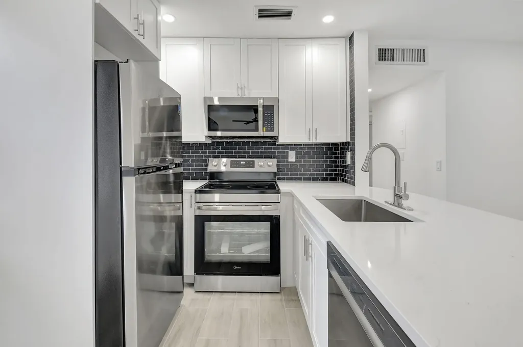 126 Burgundy Delray Beach FL 33484