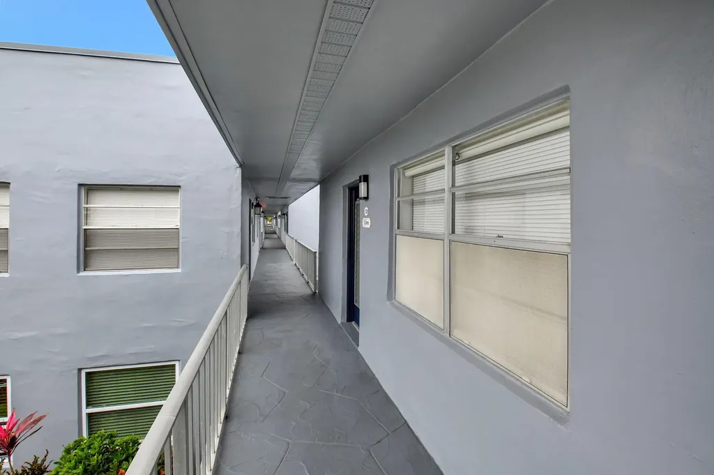 126 Burgundy Delray Beach FL 33484