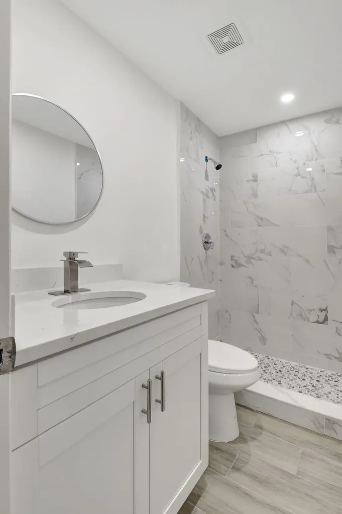 126 Burgundy Delray Beach FL 33484