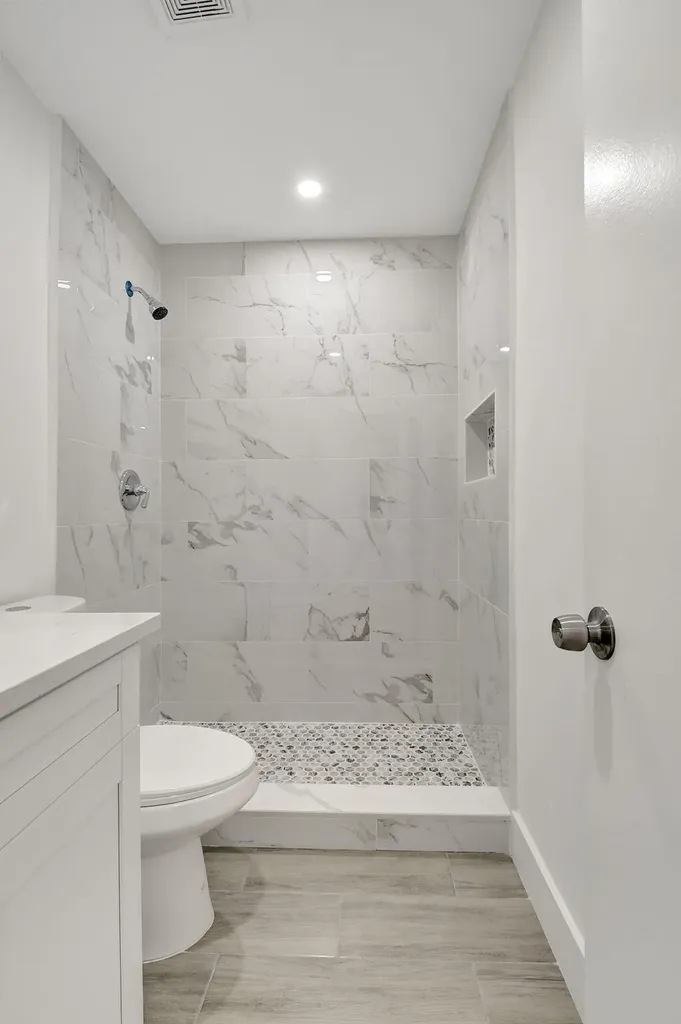126 Burgundy Delray Beach FL 33484