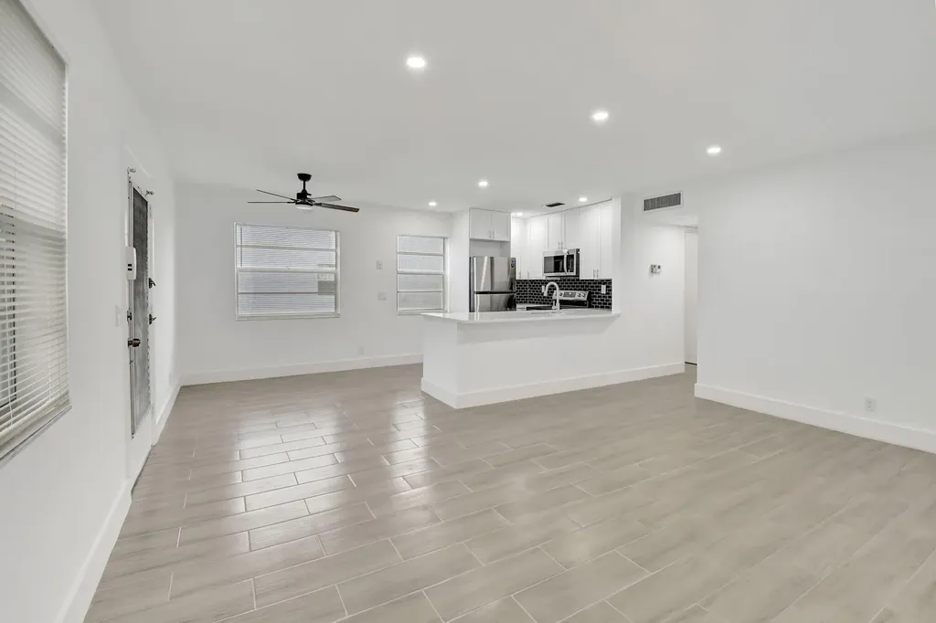 126 Burgundy Delray Beach FL 33484