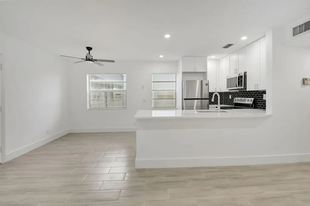 126 Burgundy Delray Beach FL 33484