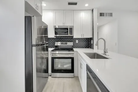 126 Burgundy Delray Beach FL 33484