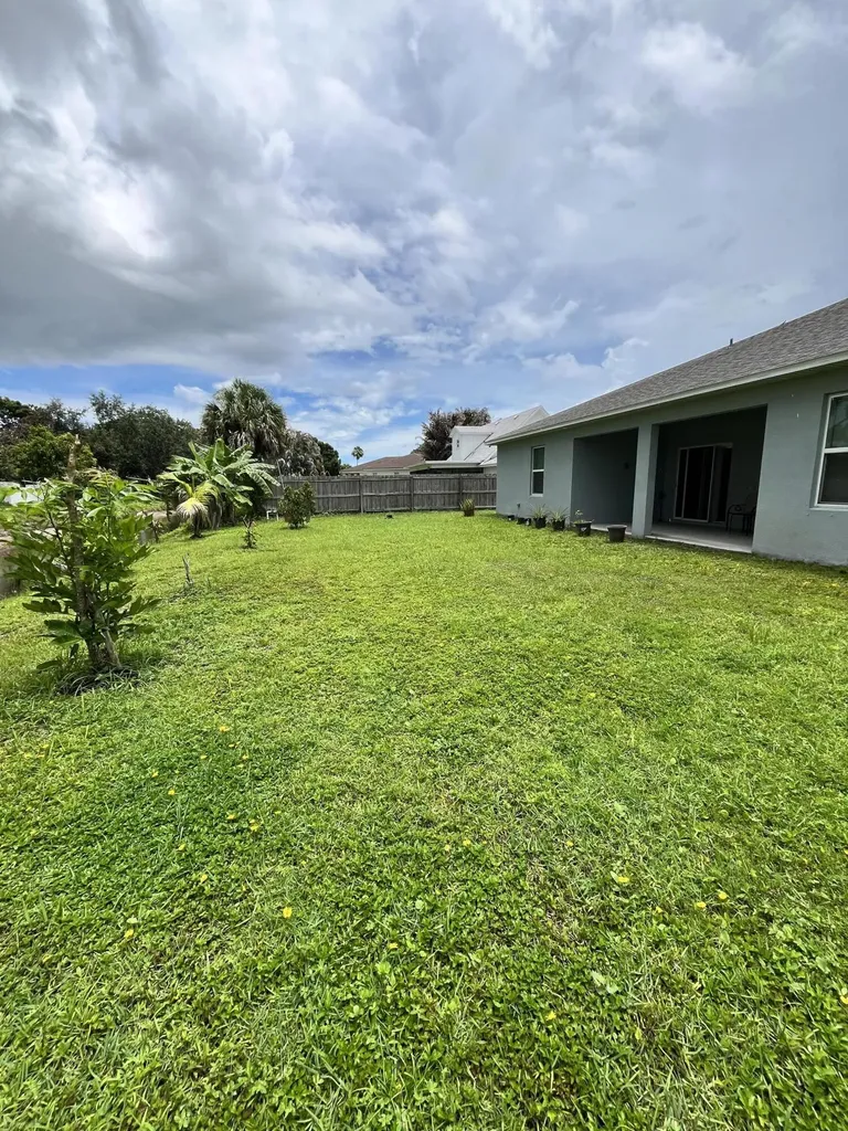 1425 SW Vicuna Lane Port St Lucie FL 34953