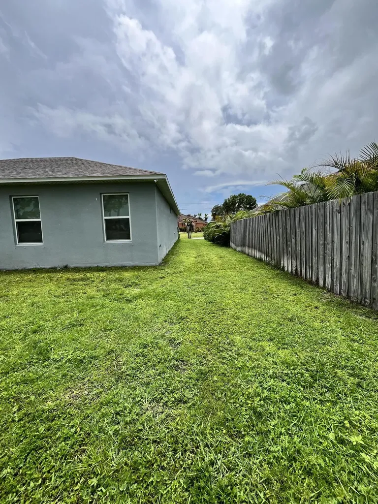 1425 SW Vicuna Lane Port St Lucie FL 34953