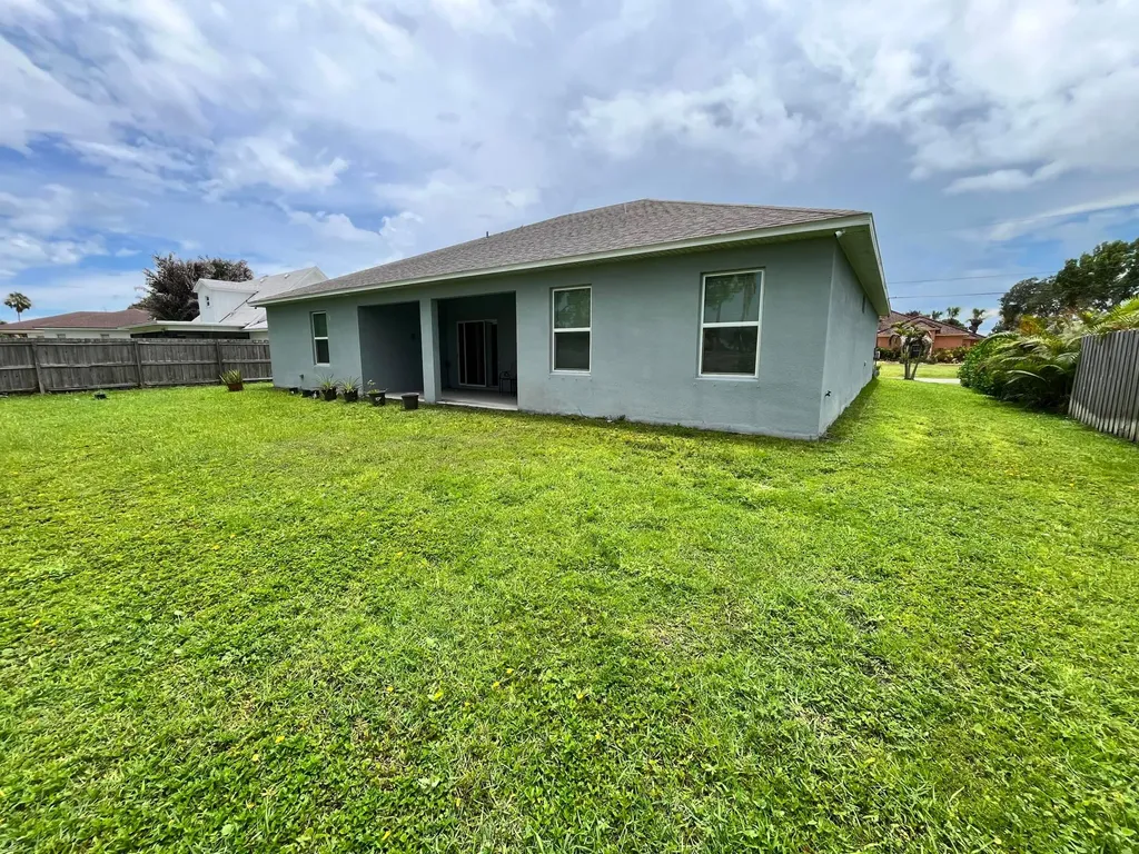 1425 SW Vicuna Lane Port St Lucie FL 34953