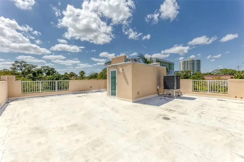 502 SW 4th Avenue Fort Lauderdale FL 33315