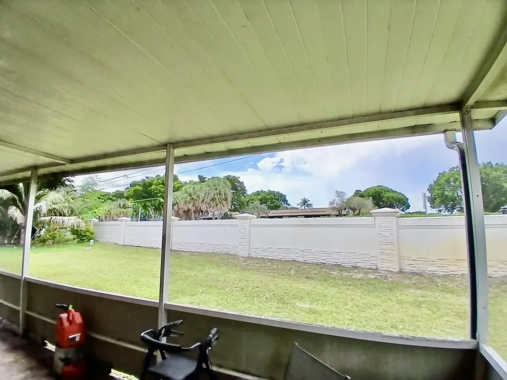 9500 NW 70th Street Tamarac FL 33321