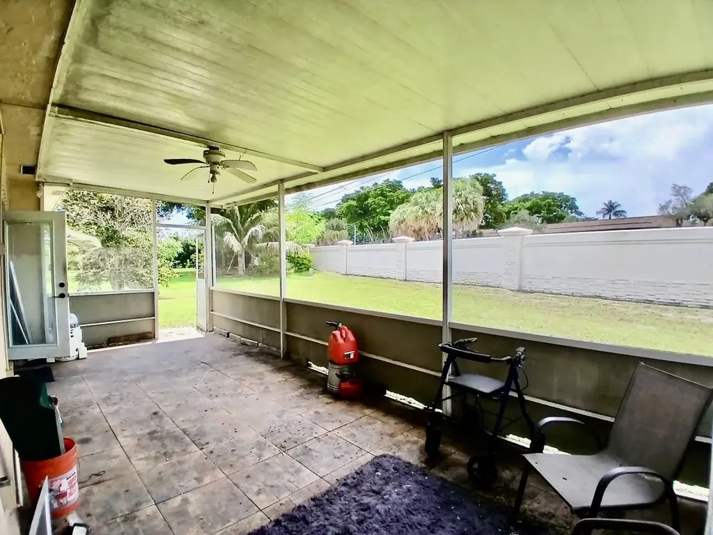 9500 NW 70th Street Tamarac FL 33321
