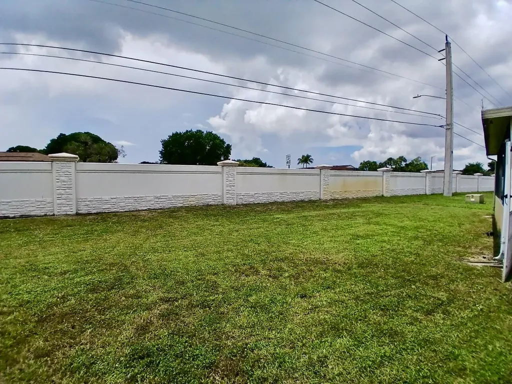 9500 NW 70th Street Tamarac FL 33321