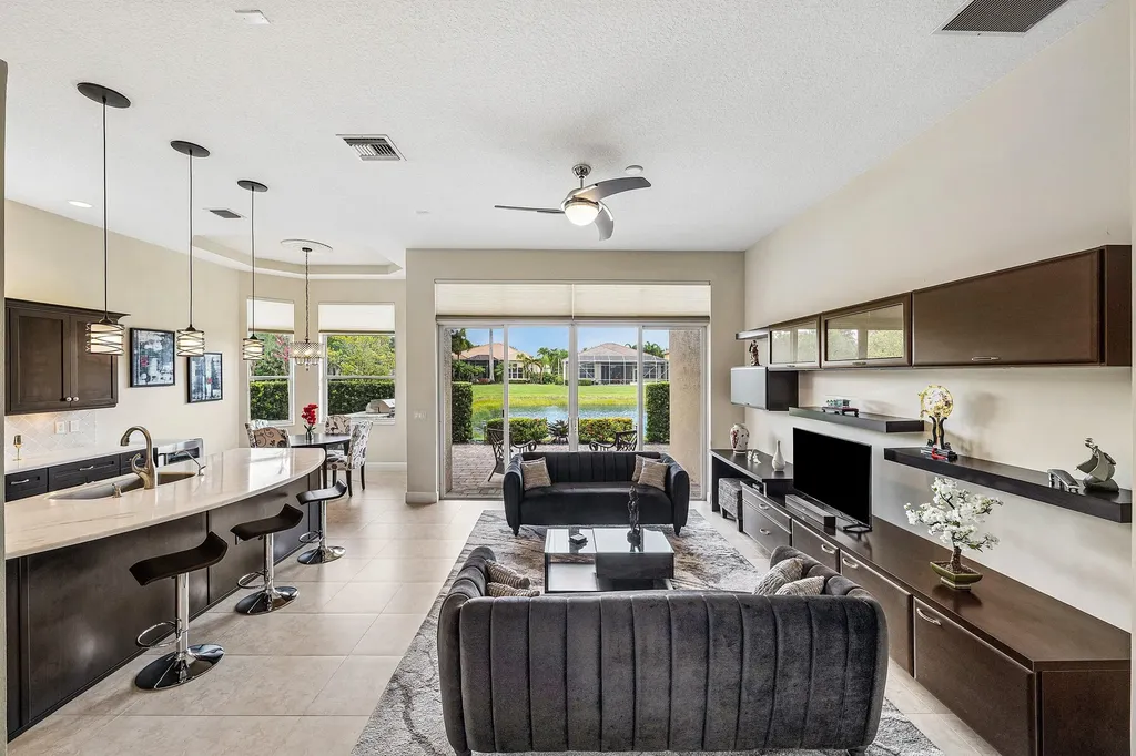 8769 Via Grande E Wellington FL 33411